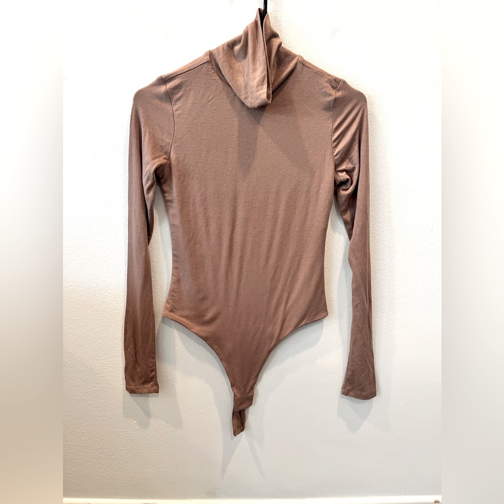The Naked Wardrobe Womans Turtleneck Bodysuit